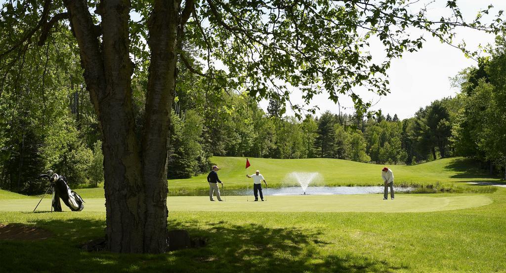 Pinestone Resort, Conference Centre, Spa & Golf Course Haliburton Extérieur photo
