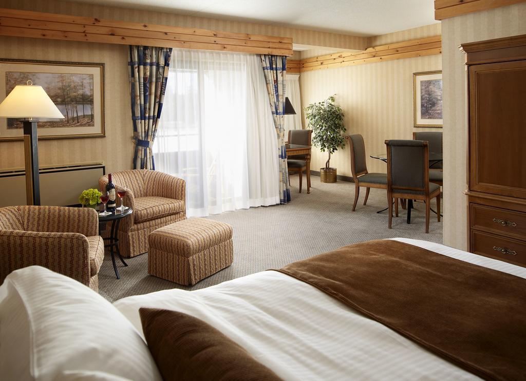 Pinestone Resort, Conference Centre, Spa & Golf Course Haliburton Extérieur photo