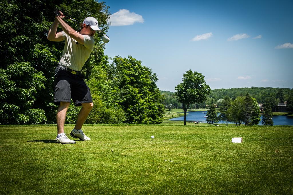 Pinestone Resort, Conference Centre, Spa & Golf Course Haliburton Extérieur photo